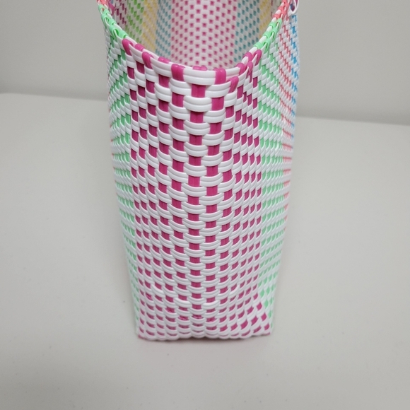 Lilly Pulitzer Multi Colored Woven Tote Bag. - Picture 5 of 10
